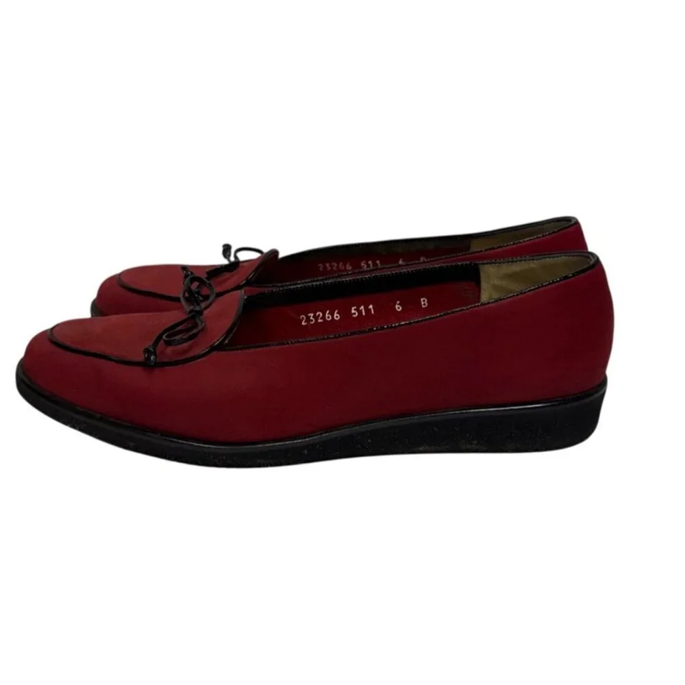 Salvatore Ferragamo Vintage Women's Loafers Red Suede Bow Detail Size 6 Designer